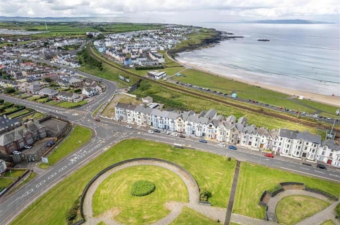 Appartement 6 Dunluce Park - Portrush By The Sea Extérieur photo