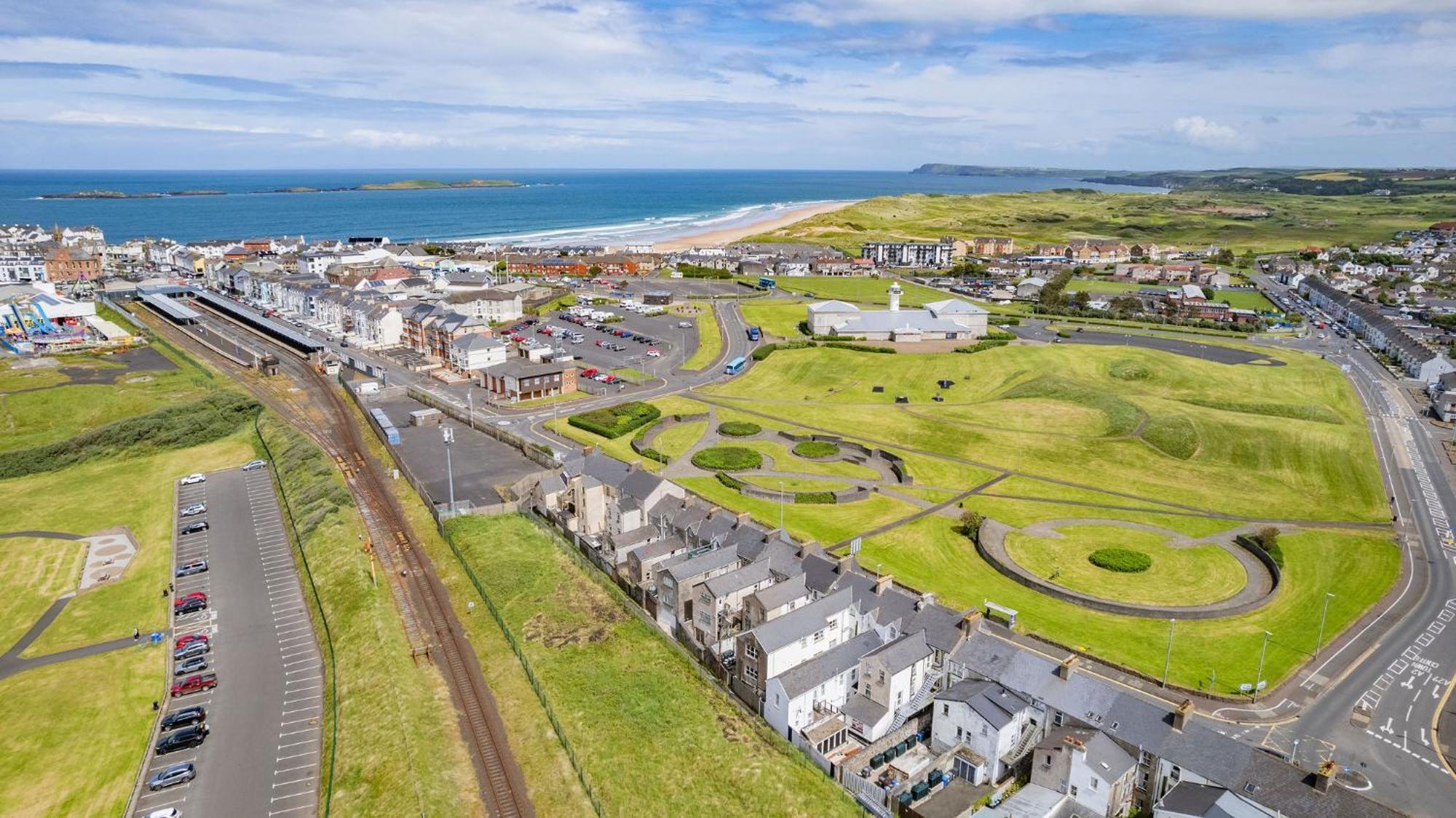 Appartement 6 Dunluce Park - Portrush By The Sea Extérieur photo